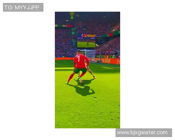 C罗赛场激情瞬间展现绿茵风采巨星魅力全景记录