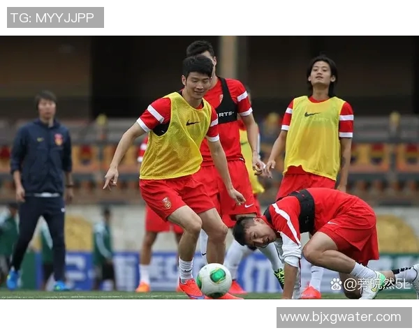 被打掉牙的足球球星勇敢重返赛场见证拼搏精神与体育精神的完美结合